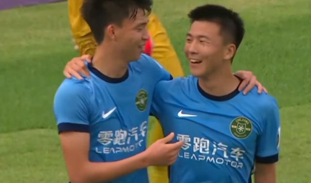 中超四雄齐晋级!玉昆绝地逆转,英博大胜申花稳进16强