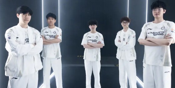 LPL登峰组战罢，Theshy被单杀夺魁引发热议