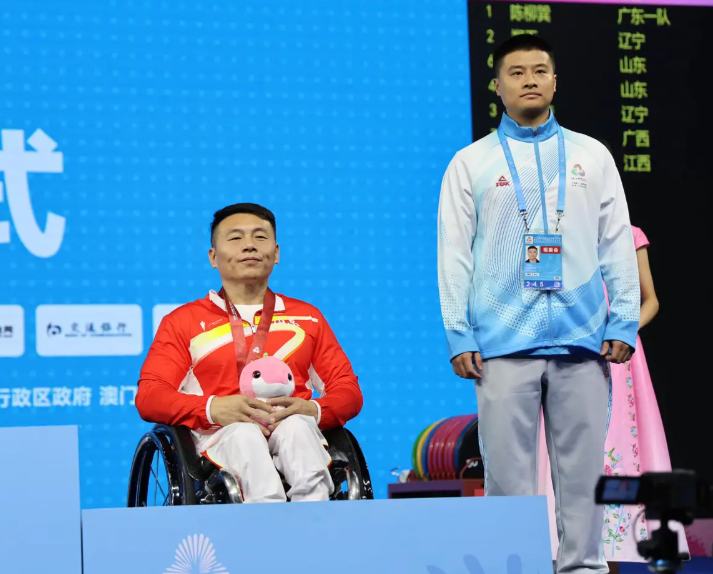 菏泽健儿再显锋芒！举重“双将”强势斩获全国铜牌