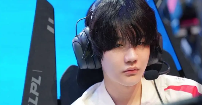 傻豆疑加盟CFO 涵艺怒批LPL观众不消费