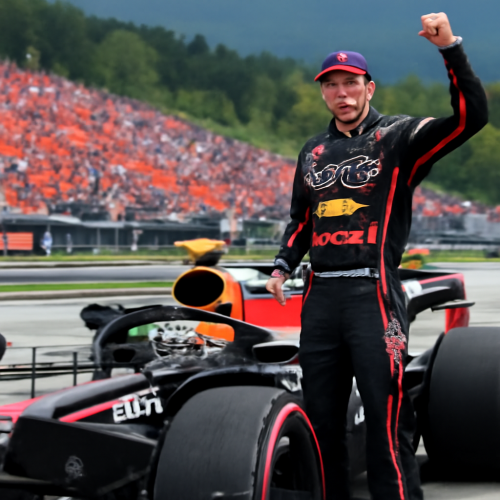 【综合体育】8. 快讯：F1奥地利站冲刺赛排位结果出炉，维斯塔潘主场夺杆